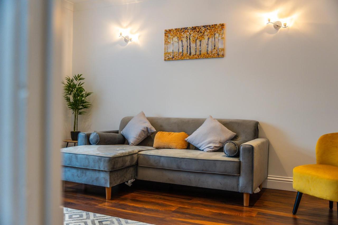 Modern Spacious 4 Bed Hayes Home With Free Parking Eksteriør billede