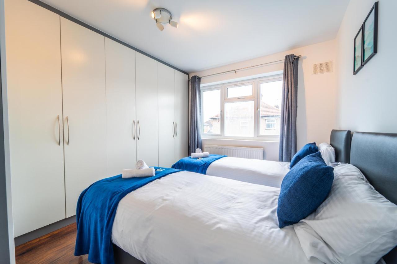 Modern Spacious 4 Bed Hayes Home With Free Parking Eksteriør billede